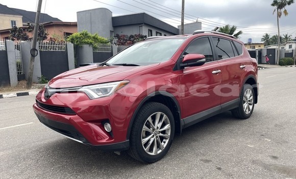 Acheter Occasion Voiture Toyota RAV4 Rouge à Luanda, Province de Luanda Acheter Occasion Voiture Toyota RAV4 Rouge à Luanda, Province de Luanda