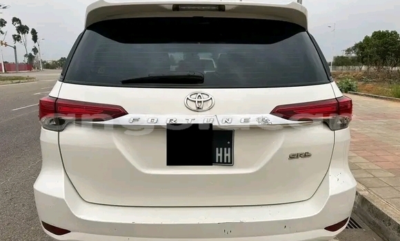 Buy Used Toyota Fortuner White Car in Luanda in Luanda Province Buy Used Toyota Fortuner White Car in Luanda in Luanda Province