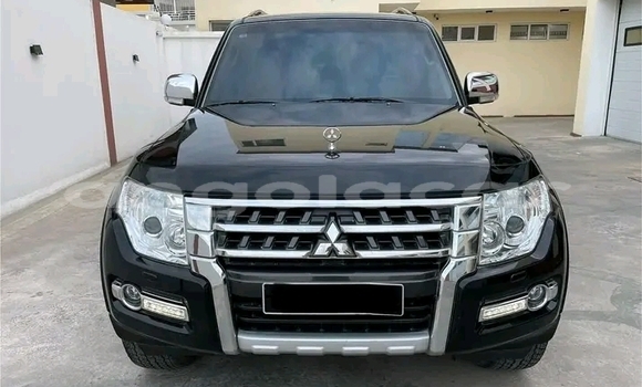 Comprar Usado Mitsubishi Pajero Preto Carro em Luanda em Luanda Province