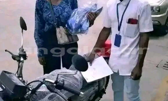 Buy Used Bajaj Qute Red Car in Luanda in Luanda Province Buy Used Bajaj Qute Red Car in Luanda in Luanda Province