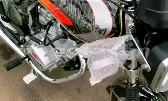 Buy Used Bajaj Qute Red Car in Luanda in Luanda Province Buy Used Bajaj Qute Red Car in Luanda in Luanda Province