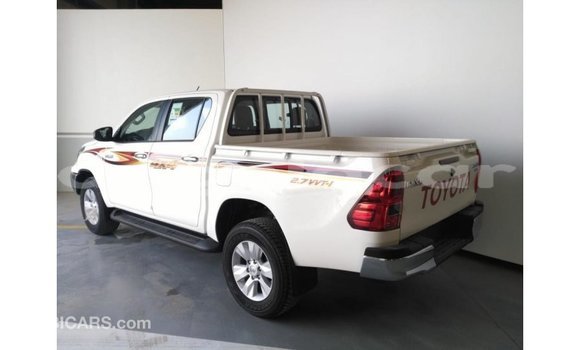 Acheter Import Voiture Toyota Hilux Blanc à Import - Dubai, Province de Bengo Acheter Import Voiture Toyota Hilux Blanc à Import - Dubai, Province de Bengo