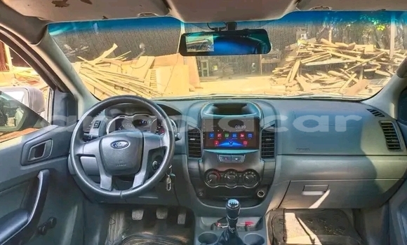 Comprar Usado Ford Ranger Branco Carro em Caconda em Huila Comprar Usado Ford Ranger Branco Carro em Caconda em Huila