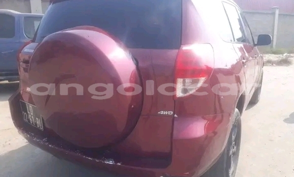 Comprar Usado Toyota RAV4 Vermelho Carro em Luau em Moxico Comprar Usado Toyota RAV4 Vermelho Carro em Luau em Moxico