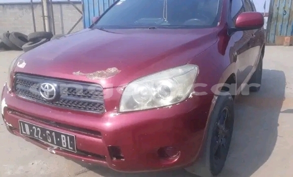 Comprar Usado Toyota RAV4 Vermelho Carro em Luau em Moxico Comprar Usado Toyota RAV4 Vermelho Carro em Luau em Moxico