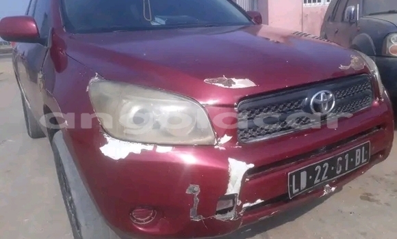 Comprar Usado Toyota RAV4 Vermelho Carro em Luau em Moxico Comprar Usado Toyota RAV4 Vermelho Carro em Luau em Moxico