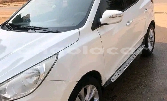 Acheter Occasion Voiture Hyundai Tucson Blanc à Leua, Moxico Acheter Occasion Voiture Hyundai Tucson Blanc à Leua, Moxico