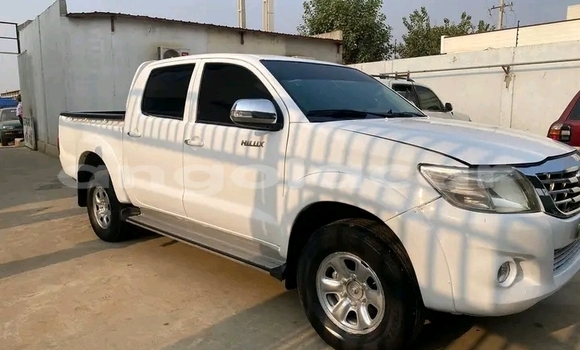 Comprar Usado Toyota Hilux Prata Carro em Leua em Moxico Comprar Usado Toyota Hilux Prata Carro em Leua em Moxico