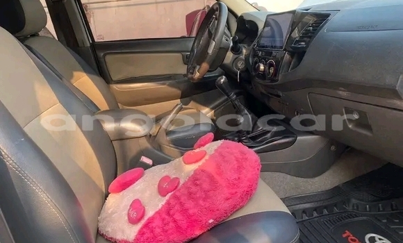 Comprar Usado Toyota Hilux Prata Carro em Leua em Moxico Comprar Usado Toyota Hilux Prata Carro em Leua em Moxico