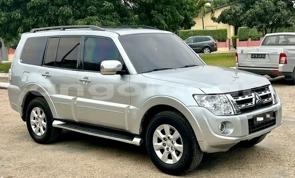Comprar Usado Mitsubishi Pajero Outro Carro em Luanda em Luanda Province Comprar Usado Mitsubishi Pajero Outro Carro em Luanda em Luanda Province