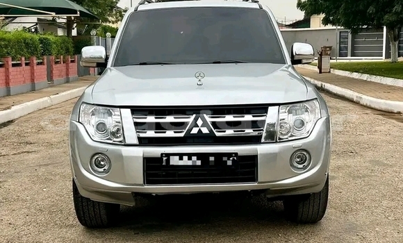 Comprar Usado Mitsubishi Pajero Outro Carro em Luanda em Luanda Province Comprar Usado Mitsubishi Pajero Outro Carro em Luanda em Luanda Province