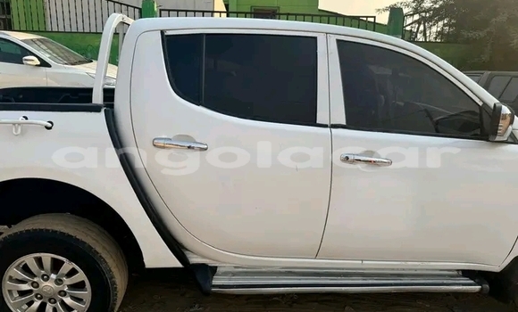 Acheter Occasion Voiture Mitsubishi L200 Blanc à Luanda, Province de Luanda Acheter Occasion Voiture Mitsubishi L200 Blanc à Luanda, Province de Luanda