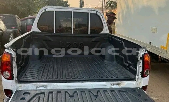 Comprar Usado Mitsubishi L200 Branco Carro em Huambo em Huambo Comprar Usado Mitsubishi L200 Branco Carro em Huambo em Huambo