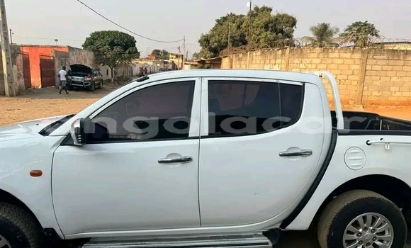 Comprar Usado Mitsubishi L200 Branco Carro em Huambo em Huambo Comprar Usado Mitsubishi L200 Branco Carro em Huambo em Huambo