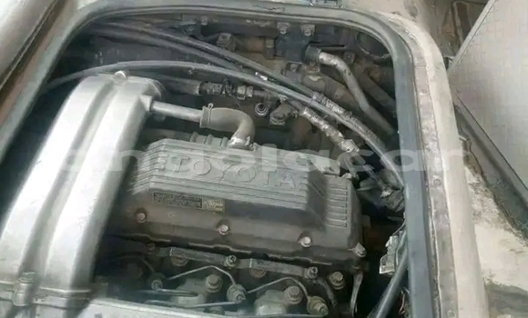 Comprar Usado Toyota Coaster Branco Carro em Luanda em Luanda Province