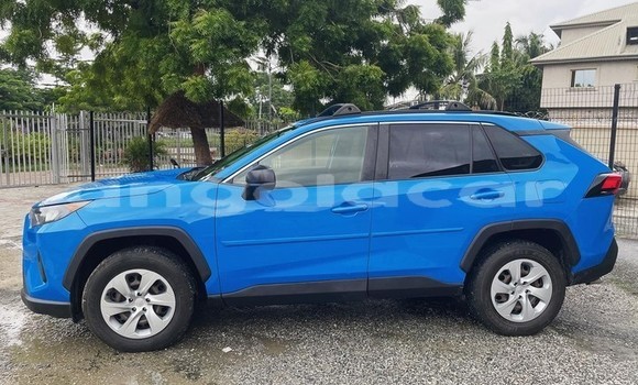 Comprar Usado Toyota RAV4 Azul Carro em Luanda em Luanda Province Comprar Usado Toyota RAV4 Azul Carro em Luanda em Luanda Province