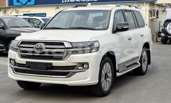 Buy Import Toyota Land Cruiser White Car in Import - Dubai in Bengo Province Buy Import Toyota Land Cruiser White Car in Import - Dubai in Bengo Province