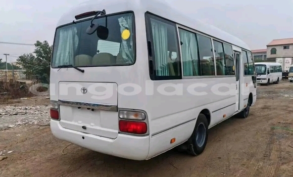 Acheter Occasion Voiture Toyota Coaster Autre à Luanda, Province de Luanda Acheter Occasion Voiture Toyota Coaster Autre à Luanda, Province de Luanda