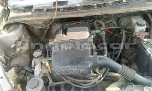 Comprar Usado Toyota Vitz Outro Carro em Chinjenje em Huambo Comprar Usado Toyota Vitz Outro Carro em Chinjenje em Huambo