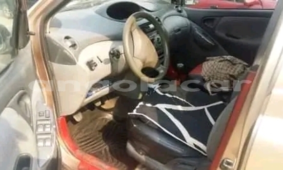 Comprar Usado Toyota Vitz Outro Carro em Chinjenje em Huambo Comprar Usado Toyota Vitz Outro Carro em Chinjenje em Huambo