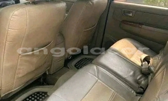 Comprar Usado Toyota Fortuner Outro Carro em Kuito em Província do Bié Comprar Usado Toyota Fortuner Outro Carro em Kuito em Província do Bié