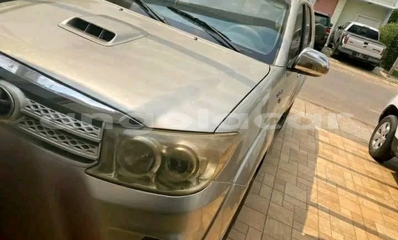 Comprar Usado Toyota Fortuner Outro Carro em Kuito em Província do Bié Comprar Usado Toyota Fortuner Outro Carro em Kuito em Província do Bié