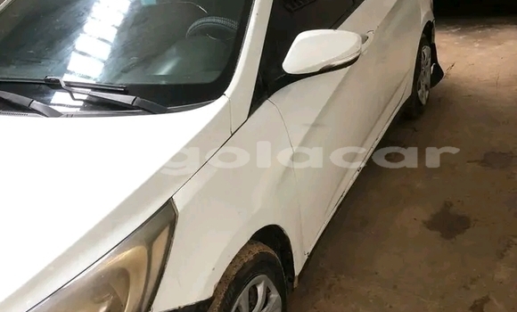 Comprar Usado Hyundai Accent Branco Carro em Leua em Moxico Comprar Usado Hyundai Accent Branco Carro em Leua em Moxico