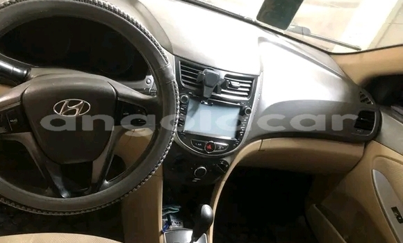 Comprar Usado Hyundai Accent Branco Carro em Leua em Moxico Comprar Usado Hyundai Accent Branco Carro em Leua em Moxico