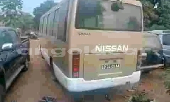 Comprar Usado Nissan Crew Outro Carro em Camacupa em Bie Comprar Usado Nissan Crew Outro Carro em Camacupa em Bie