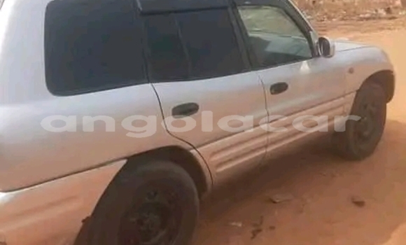 Comprar Usado Toyota RAV4 Outro Carro em Catabola em Bie Comprar Usado Toyota RAV4 Outro Carro em Catabola em Bie