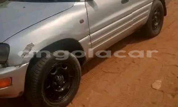 Comprar Usado Toyota RAV4 Outro Carro em Catabola em Bie Comprar Usado Toyota RAV4 Outro Carro em Catabola em Bie