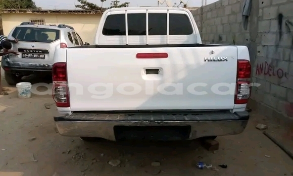 Comprar Usado Toyota Hilux Branco Carro em Camacupa em Bie Comprar Usado Toyota Hilux Branco Carro em Camacupa em Bie
