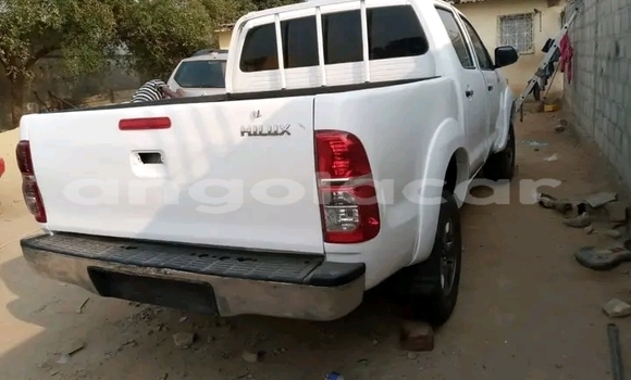 Comprar Usado Toyota Hilux Branco Carro em Camacupa em Bie Comprar Usado Toyota Hilux Branco Carro em Camacupa em Bie