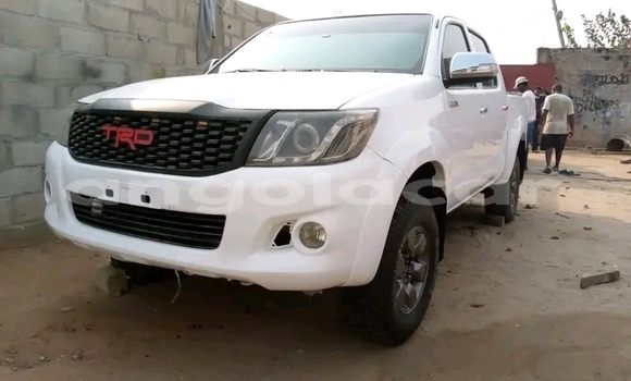 Comprar Usado Toyota Hilux Branco Carro em Camacupa em Bie Comprar Usado Toyota Hilux Branco Carro em Camacupa em Bie