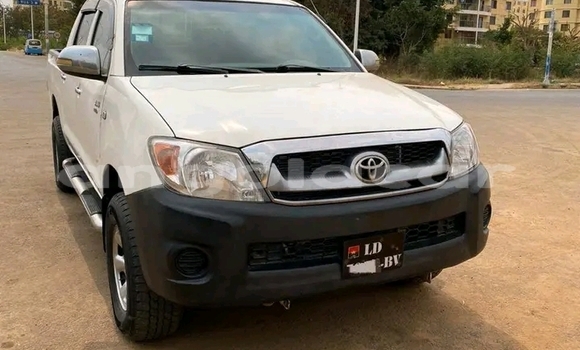Comprar Usado Toyota Hilux Branco Carro em Lobito em Benguela Comprar Usado Toyota Hilux Branco Carro em Lobito em Benguela