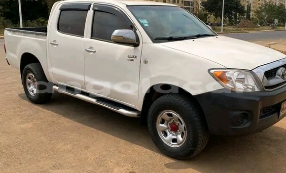 Comprar Usado Toyota Hilux Branco Carro em Lobito em Benguela Comprar Usado Toyota Hilux Branco Carro em Lobito em Benguela