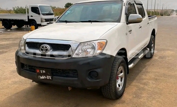 Comprar Usado Toyota Hilux Branco Carro em Lobito em Benguela Comprar Usado Toyota Hilux Branco Carro em Lobito em Benguela