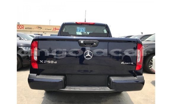 Comprar Importar Mercedes-Benz 250 Azul Carro em Import - Dubai em Bengo Province Comprar Importar Mercedes-Benz 250 Azul Carro em Import - Dubai em Bengo Province