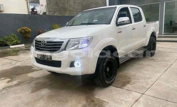 Acheter Occasion Voiture Toyota Hiluxe VIGO Blanc à Luanda, Province de Luanda Acheter Occasion Voiture Toyota Hiluxe VIGO Blanc à Luanda, Province de Luanda