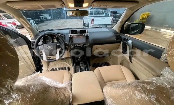 Acheter Occasion Voiture Toyota Land Cruiser Prado Noir à Luanda, Province de Luanda Acheter Occasion Voiture Toyota Land Cruiser Prado Noir à Luanda, Province de Luanda
