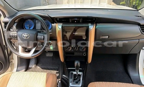 Comprar Usado Toyota Fortuner Branco Carro em Luanda em Luanda Province Comprar Usado Toyota Fortuner Branco Carro em Luanda em Luanda Province