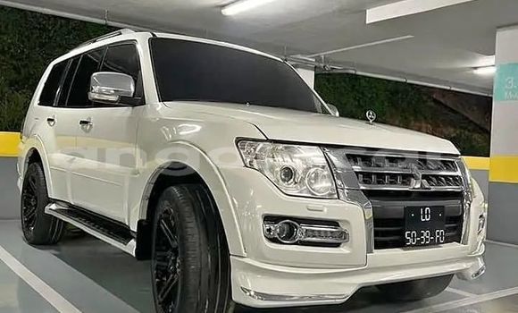 Acheter Occasion Voiture Mitsubishi Pajero Blanc à Luanda, Province de Luanda