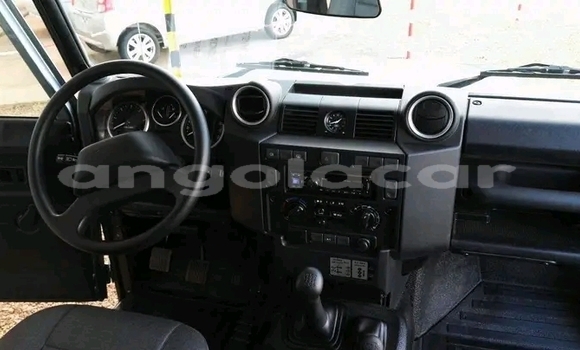 Buy Used Land Rover Defender Silver Car in Luanda in Luanda Province Buy Used Land Rover Defender Silver Car in Luanda in Luanda Province