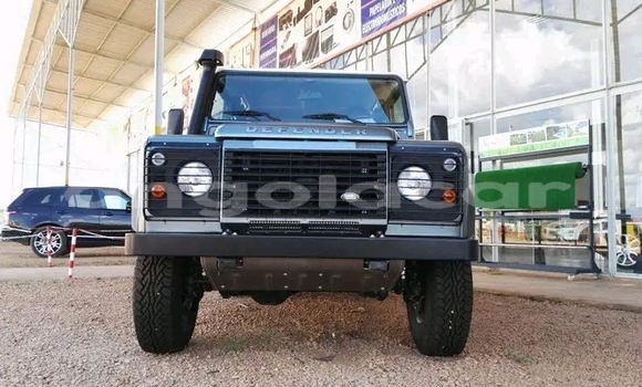 Buy Used Land Rover Defender Silver Car in Luanda in Luanda Province Buy Used Land Rover Defender Silver Car in Luanda in Luanda Province