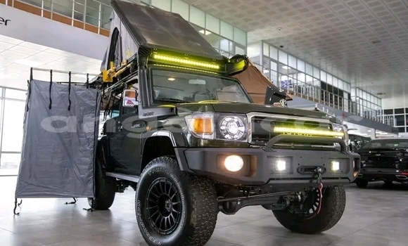 Buy Used Toyota Land Cruiser Silver Car in Luanda in Luanda Province Buy Used Toyota Land Cruiser Silver Car in Luanda in Luanda Province