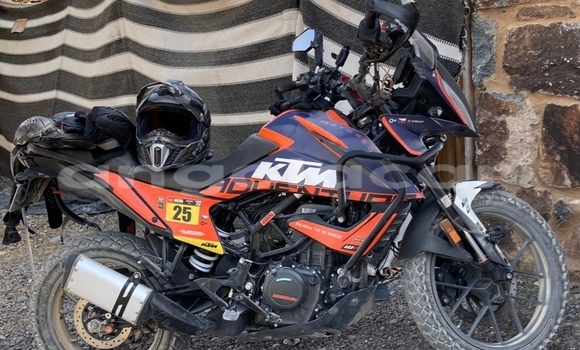 Comprar Usado KTM Duke Bege Moto em Luanda em Luanda Province