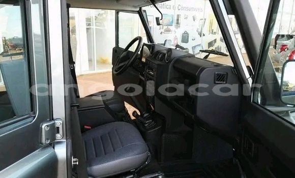 Buy Used Land Rover Defender Silver Car in Luanda in Luanda Province Buy Used Land Rover Defender Silver Car in Luanda in Luanda Province