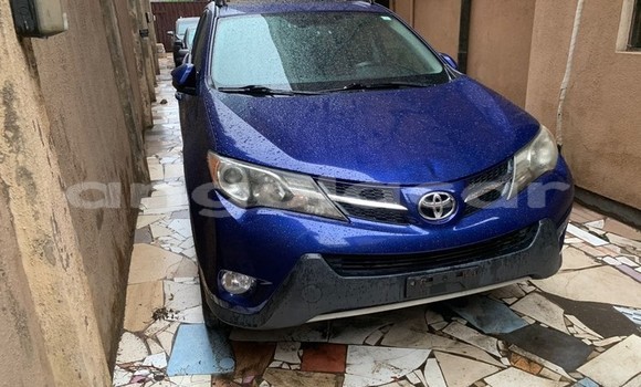 Comprar Usado Toyota RAV4 Azul Carro em Luanda em Luanda Province Comprar Usado Toyota RAV4 Azul Carro em Luanda em Luanda Province