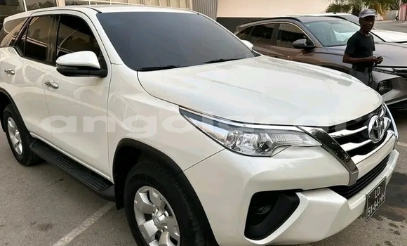 Acheter Occasion Voiture Toyota Fortuner Blanc à Luanda, Province de Luanda Acheter Occasion Voiture Toyota Fortuner Blanc à Luanda, Province de Luanda