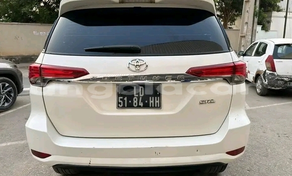 Acheter Occasion Voiture Toyota Fortuner Blanc à Luanda, Province de Luanda Acheter Occasion Voiture Toyota Fortuner Blanc à Luanda, Province de Luanda